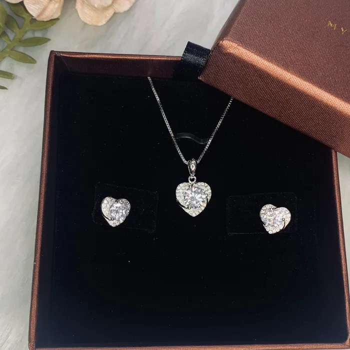 Necklaces White Zircon Solitaire Royal Heart Necklace Set Mystic Flavia